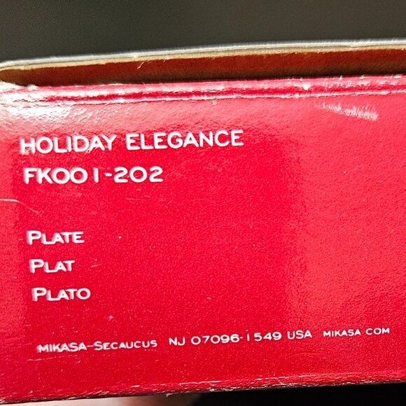 Mikasa Fine Porcelain FK001-202 Holiday Elegance Carolers Wall Plaque 6.5” - Picture 14 of 15